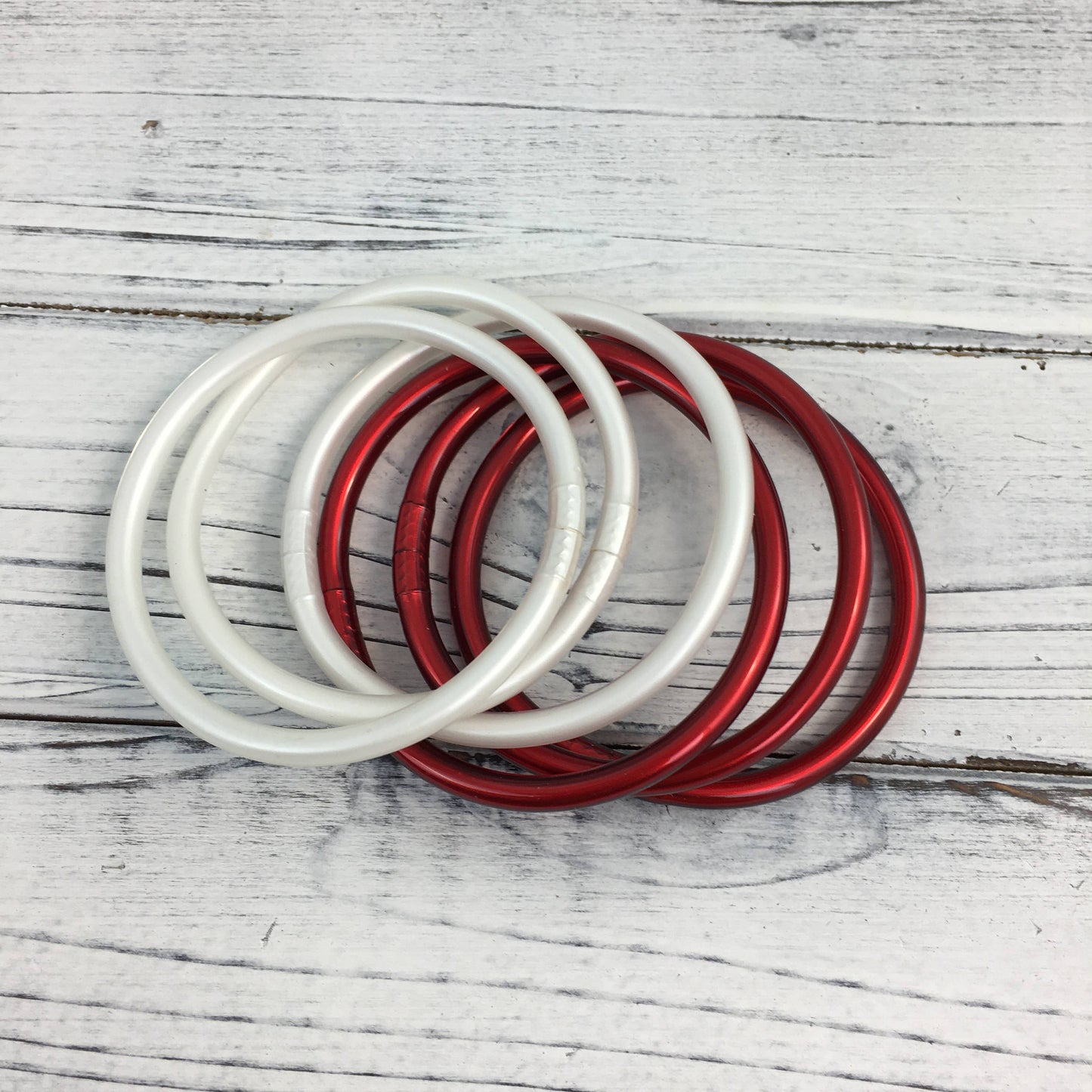 Blue and white bangle bracelet set