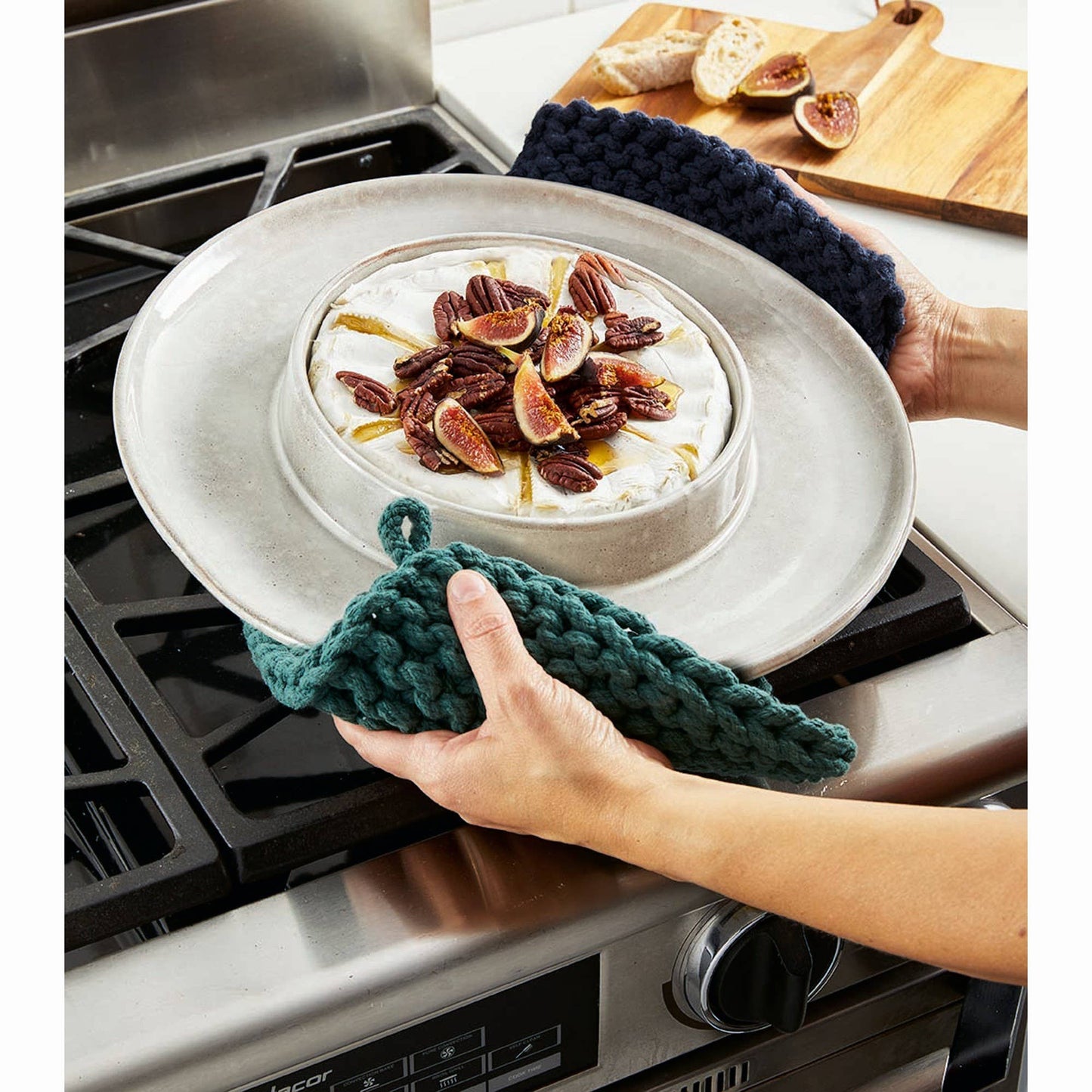 Stinson Party Size Brie Baker - Light Gray