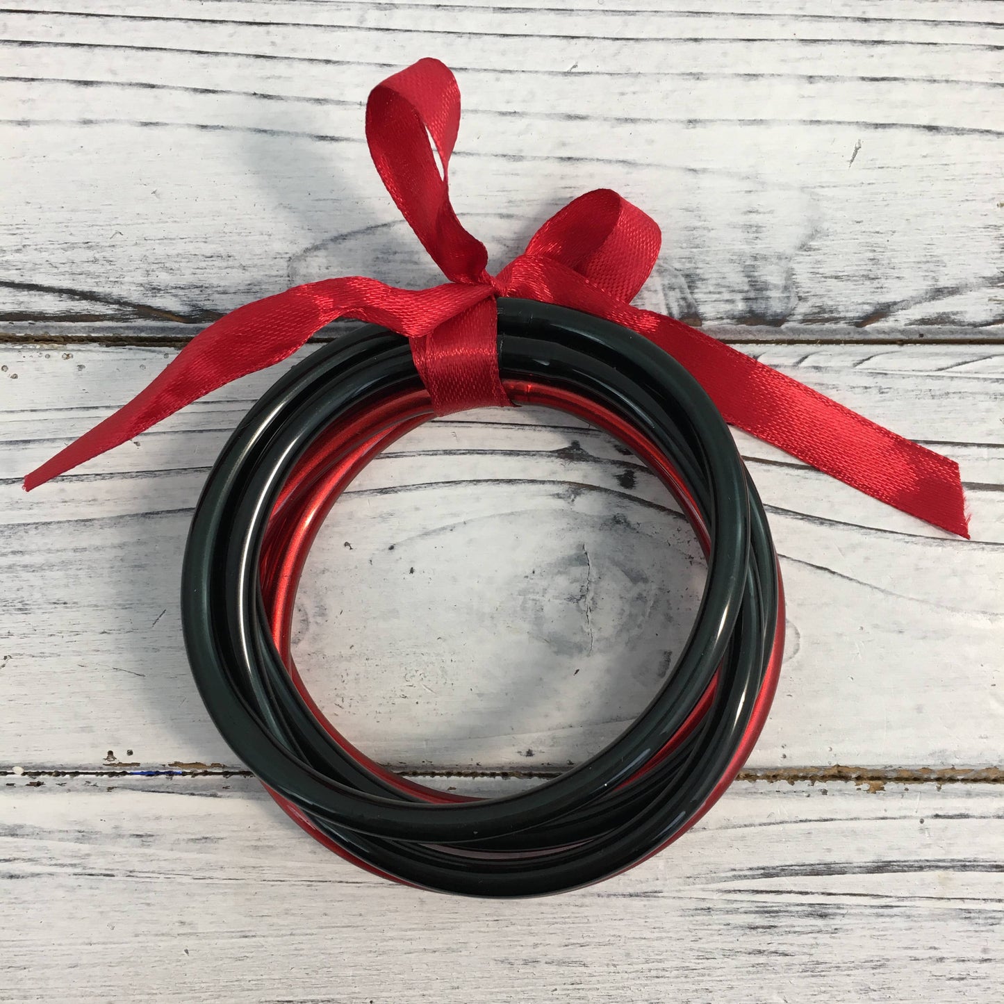 Red and black bangle bracelet set 