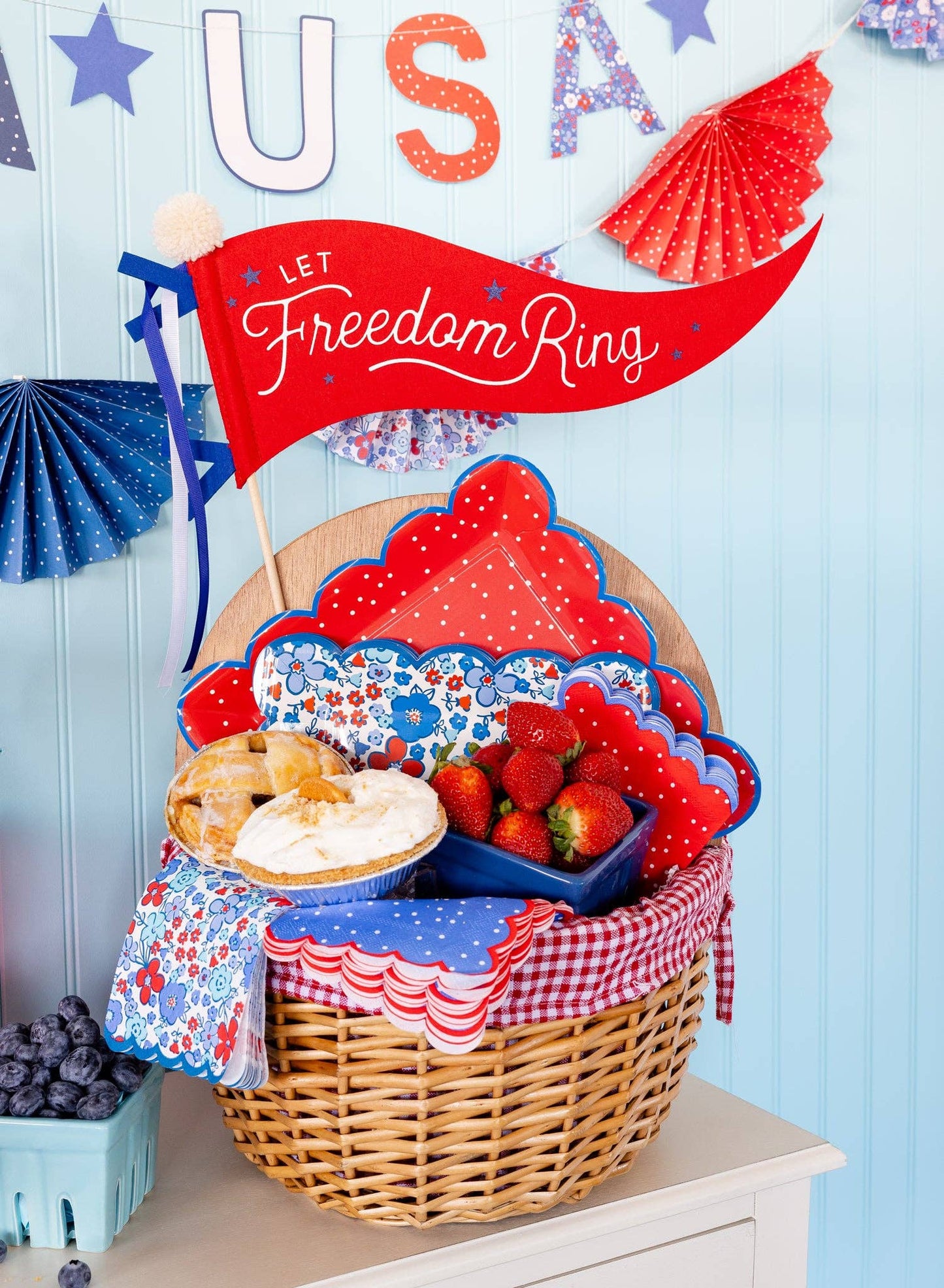 FLA1138 - Floral Americana Dinner Napkin
